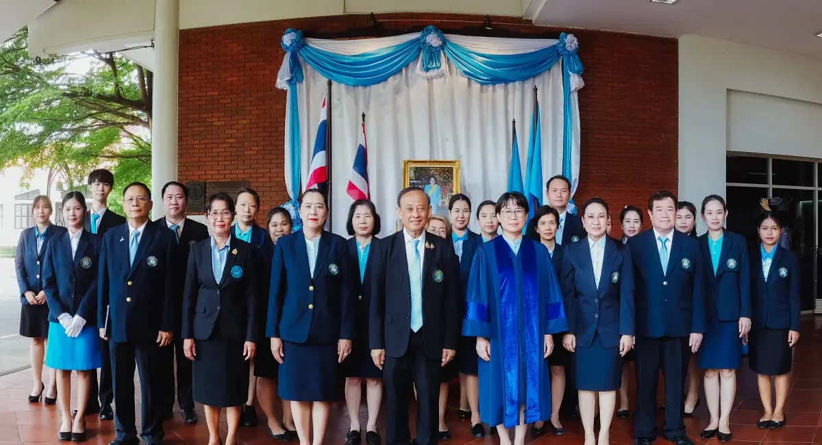 มหาวิทยาลัยพายัพ จัดพิธีถวายเครื่องราชสักการะและวางพานพุ่ม เเละพิธีถวายพระพรชัยมงคล เนื่องในโอกาสวันเฉลิมพระชนมพรรษา สมเด็จพระนางเจ้าสิริกิติ์ พระบรมราชินีนาถ พระบรมราชชนนีพันปีหลวง